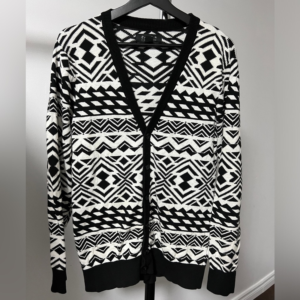 21 Men Knit V-neck Geometric Print Cardigan Sweater Black n’ White